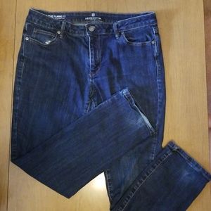 10ps classic fit straight leg jeans.